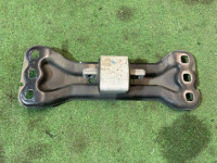 Automatic transmission mount траверса MERCEDES-BENZ C-CLASS OEM A2202400118 S203/ W2 2006 M271 AT
