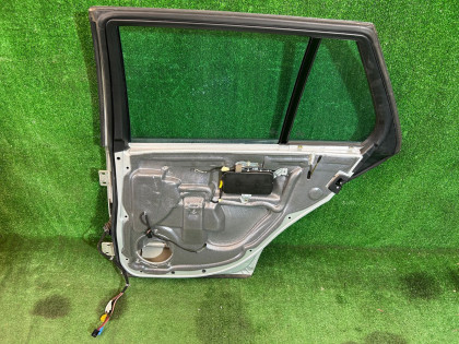 Дверь задняя правая цвет SILVER 775U MERCEDES-BENZ C-CLASS OEM A2037301205 S203/ W2 2006 SILVER 775U
