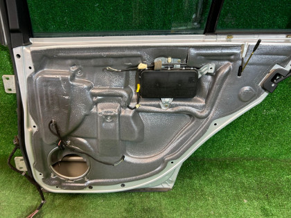 Дверь задняя правая цвет SILVER 775U MERCEDES-BENZ C-CLASS OEM A2037301205 S203/ W2 2006 SILVER 775U