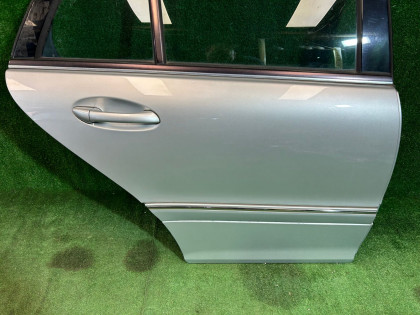 Дверь задняя правая цвет SILVER 775U MERCEDES-BENZ C-CLASS OEM A2037301205 S203/ W2 2006 SILVER 775U