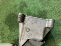 ยางแท่นเครื่อง C-CLASS OEM A2032402017 S203/ W2 2006 M271 AT