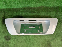 Friso da tampa da bagageira Пятой двери SILVER 775U MERCEDES-BENZ C-CLASS OEM A2037400481 W203 2006 SILVER 775U