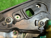 Уголок двери передний правый левый SUBARU LANCASTER OEM 61158AE010 BHE 2000