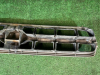 Rejilla del radiador SUBARU LANCASTER OEM 91121AE190 BHE 2000 silver 9G9