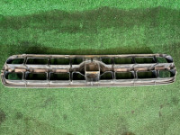 Rejilla del radiador SUBARU LANCASTER OEM 91121AE190 BHE 2000 silver 9G9