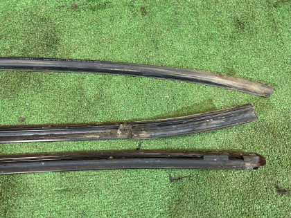 フロントガラスモール MERCEDES-BENZ C-CLASS OEM A2036700539 W203 2006 SILVER 775U