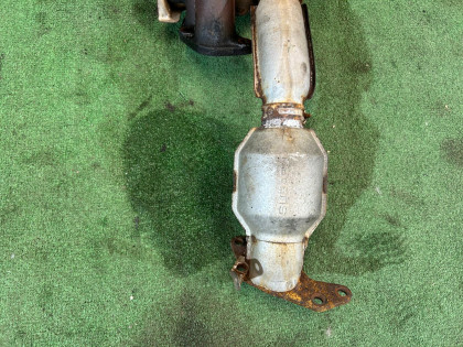 Выпускной коллектор SUBARU LEGACY OEM 14023AA052 14010AA072 BH5 1999 EJ208