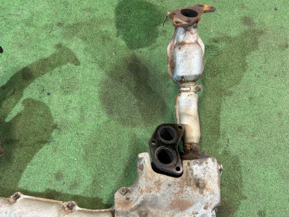 Выпускной коллектор SUBARU LEGACY OEM 14023AA052 14010AA072 BH5 1999 EJ208