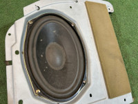 Subwoofer Mcintosh SUBARU LANCASTER OEM 86301AE220 BH9 2001