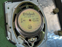 Subwoofer Mcintosh SUBARU LANCASTER OEM 86301AE220 BH9 2001