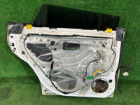 ประตูหลังซ้าย цвет 51E 96H SUBARU LEGACY OEM 60400AE410 BH5 2000 WHITE 51E, 96H