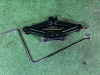 แม่แรง SUBARU LEGACY OEM 97030FA070 BH5 2000