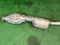 Centre exhaust section катализатор SUBARU LEGACY OEM 44200AE021 BH5 2000 EJ206 AT