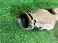 Centre exhaust section катализатор SUBARU LEGACY OEM 44200AE021 BH5 2000 EJ206 AT