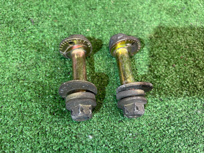 Parafusos de camber traseiros 901700122 902350006 903100171 20560AA011 SUBARU LEGACY