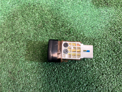 前挡除雾开关 комплект с реле SUBARU LEGACY OEM 83001AE020 BH9 2000 EJ254 AT