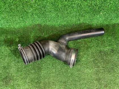 Патрубок воздушного фильтра SUBARU LEGACY OEM 14457AA251 BH9 2000 EJ254 AT