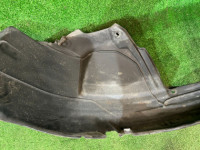 右フロントインナーフェンダー SUBARU LEGACY OEM 59110AE000 BH9 2000 SILVER 792