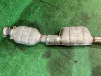 Средняя часть глушителя SUBARU LEGACY OEM 44200AE050 BH9 2000 EJ254 AT