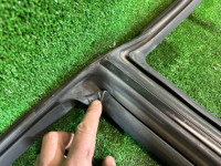 ยางขอบประตูขวา SUBARU LEGACY OEM 63521AE020 BH9 2000 SILVER 792