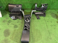ช่องเก็บของและที่วางแขน 92114AG120JC 66120AG101JC 35170AG000 SUBARU OUTBACK