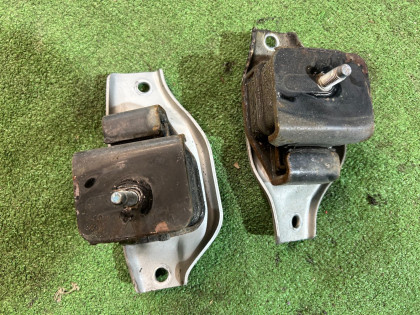 ยางแท่นเครื่อง 41022FE040 41022FE030 41022FE040 41022FE030 SUBARU OUTBACK