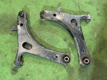 Front control arms SUBARU OUTBACK OEM 20202AG180 20202AG190 BP9 2007 EJ253 AT