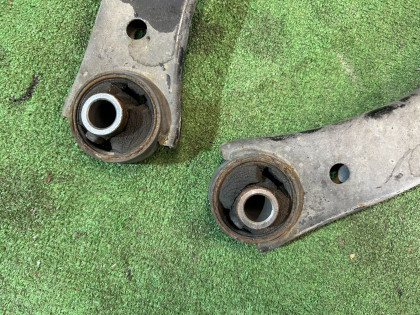 Front control arms SUBARU OUTBACK OEM 20202AG180 20202AG190 BP9 2007 EJ253 AT
