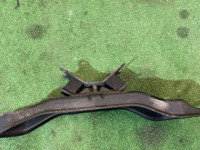 คานรองเกียร์ SUBARU OUTBACK OEM 41022AG100 41011AG030 BPE 2004 EZ30 AT