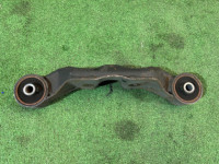 差速器支座 SUBARU OUTBACK OEM 41310AG020 BPE 2004 EZ30 AT
