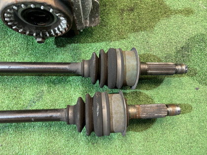 デファレンシャル с приводами G/R=3.272 SUBARU OUTBACK OEM 38300AC210 38104AA200 BPE 2004 EZ30 AT