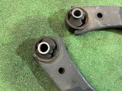 フロントアーム SUBARU OUTBACK OEM 20202AG001 20202AG011 BPE 2004 EZ30 AT