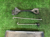 ขายึดแบตเตอรี่ SUBARU LEGACY OEM 82122AG001 82182AG000 BP5 2007
