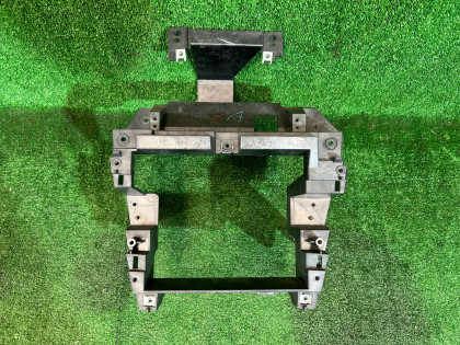Soporte de la radio 66204AG000 SUBARU LEGACY