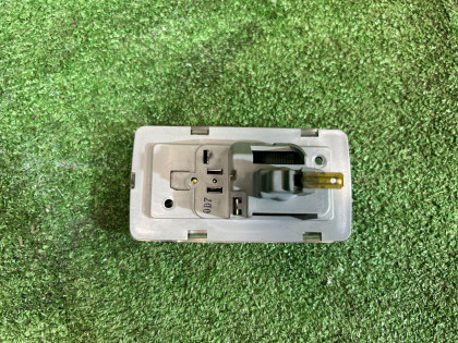 Trunk light SUBARU LEGACY OEM 84671AC010 BH9 2000 EJ254 AT