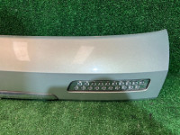 แผงตกแต่งระหว่างไฟท้าย Накладка пятой двери SUBARU OUTBACK OEM 84261AG040GA BPE 2004