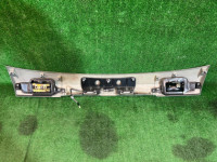 แผงตกแต่งระหว่างไฟท้าย Накладка пятой двери SUBARU OUTBACK OEM 84261AG040GA BPE 2004
