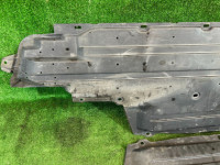 Proteção do piso inferior SUBARU OUTBACK OEM 56411AG040 56411AG050 BPE 2004 GOLD 39J