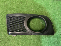 雾灯周边饰盖 Левая SUBARU LEGACY OEM 57731AE070 BH5 2000 WHITE 51E, 96H