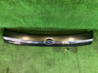 尾灯间饰板 Накладка пятой двери SUBARU OUTBACK OEM 91710AG000LE BP9 2007