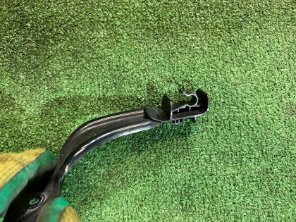 Держатель палки капота SUBARU OUTBACK OEM 57255AG000 57232AG050 BP9 2007 GREEN