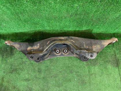 Travesaño trasero SUBARU FORESTER OEM 20150SA020 SG5 2007 EJ205 AT