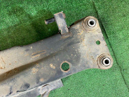 Travesaño trasero SUBARU FORESTER OEM 20150SA020 SG5 2007 EJ205 AT