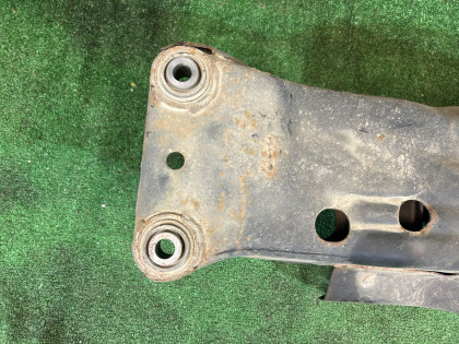 Travesaño trasero SUBARU FORESTER OEM 20150SA020 SG5 2007 EJ205 AT