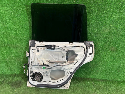 Puerta trasera derecha цвет 51Е SUBARU FORESTER OEM 60409SA0029P SG5 2007 WHITE 51E