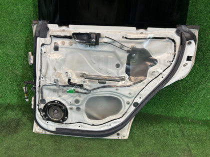 Puerta trasera derecha цвет 51Е SUBARU FORESTER OEM 60409SA0029P SG5 2007 WHITE 51E