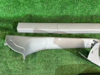 Tapizado del portón SUBARU FORESTER OEM 94320SA010ND SG5 2007 WHITE 51E