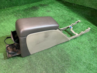 ช่องเก็บของและที่วางแขน SUBARU LANCASTER OEM 92111AE010AD BHE BH9 1998 BEIGE 8L5