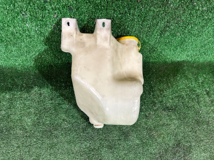 กระปุกน้ำฉีดกระจก SUBARU LANCASTER OEM 86610AE010 BH9 1998 EJ254 AT