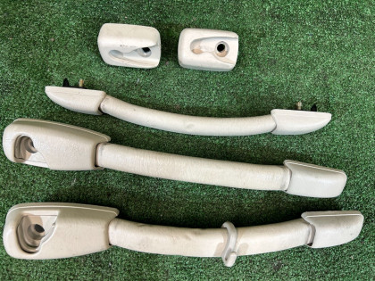 มือจับเพดาน SUBARU LANCASTER OEM 92043AE000GF 92041AE020GF 92041AE030GF BHE BH9 BH5 1998 BEIGE 8L5